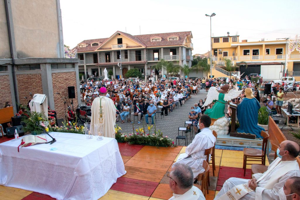 Brancaleone in festa per l'incoronazione di Maria Santissima Assuna