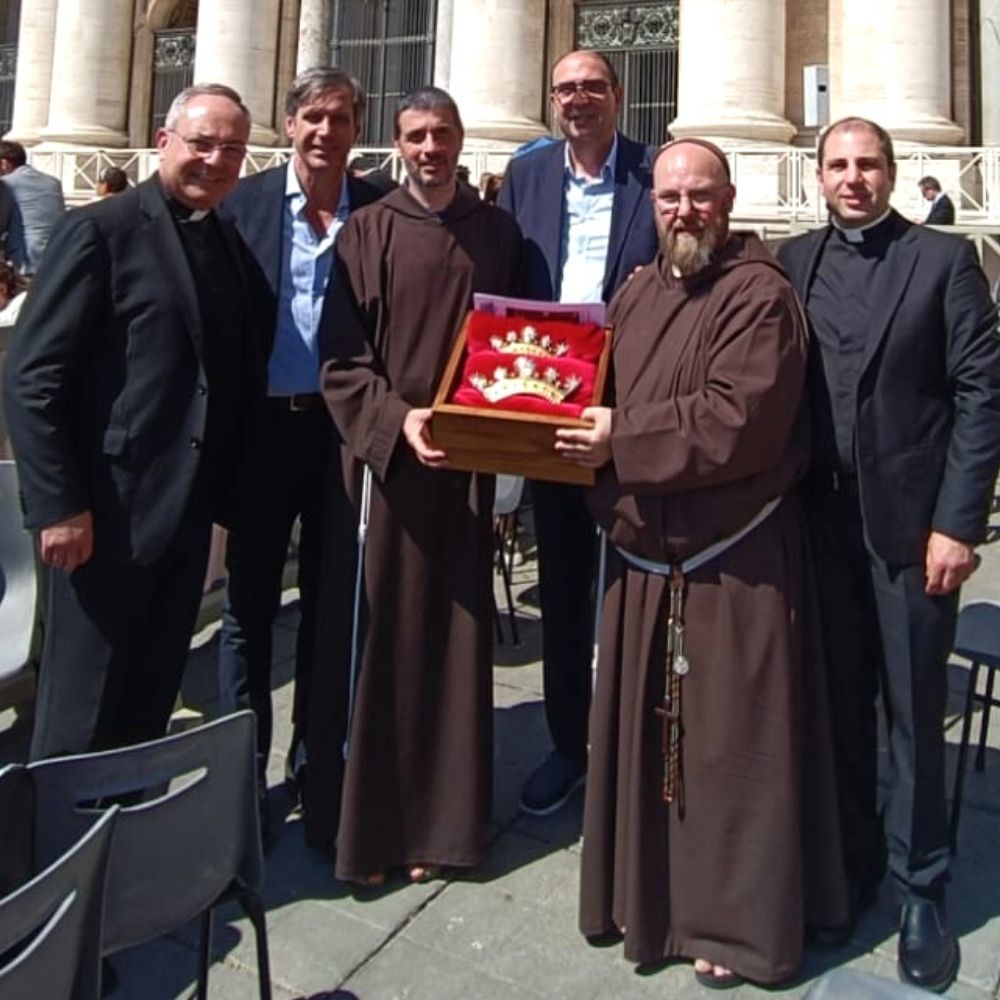 papa francesco corone madonna consolazione