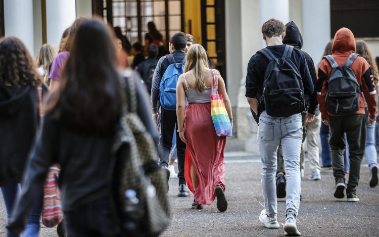 studenti classe restrizioni