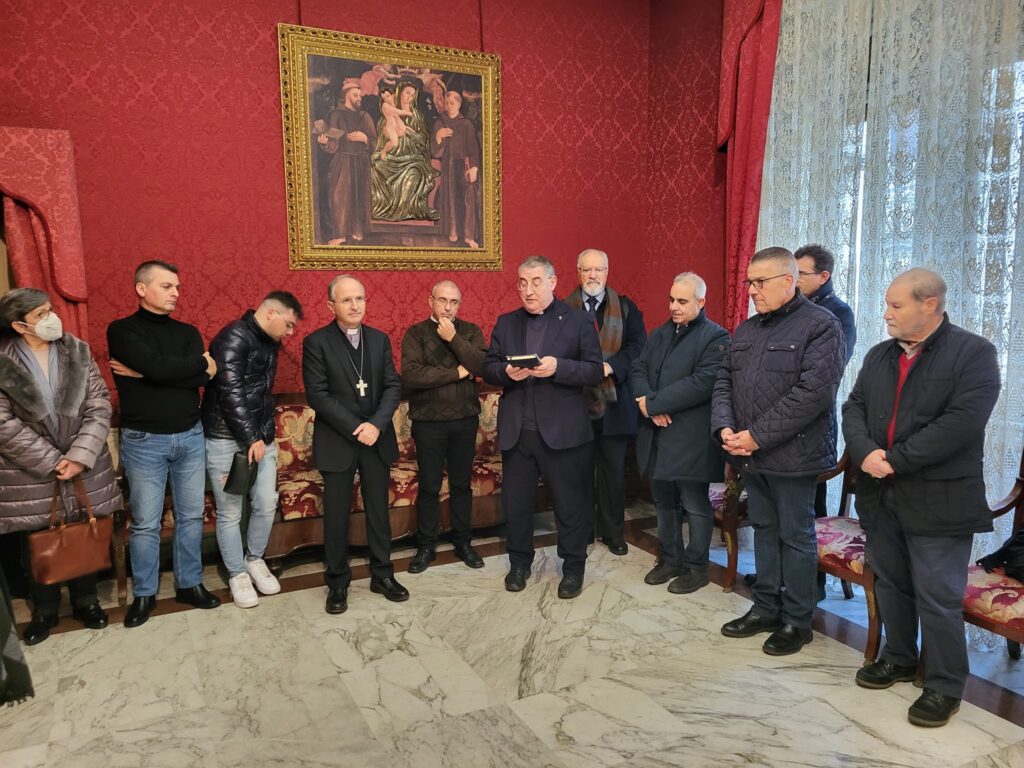 Gli auguri della Curia all'arcivescovo Fortunato Morrone