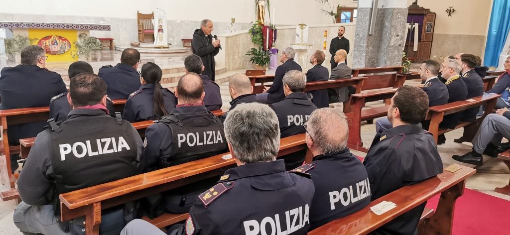 Il vescovo incontra la Polizia di Stato