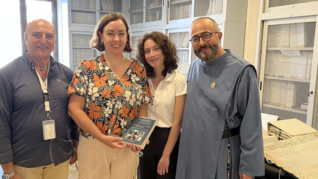 Ambasciatore d’Australia Cowley visita l’Archivio Storico Diocesano
