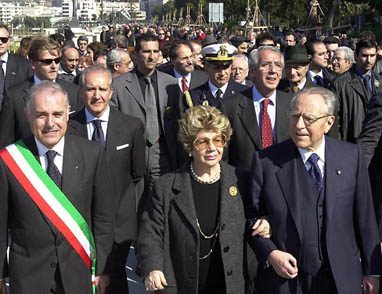 Ciampi sul lungomare di Reggio Calabria insieme al sindaco Falcomata