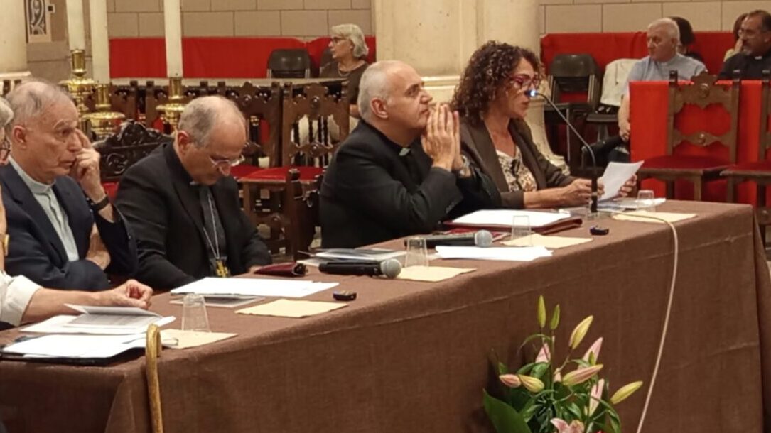 Intervento di Eugenia Santoro durante l'assemblea pastorale diocesana della Chiesa reggina