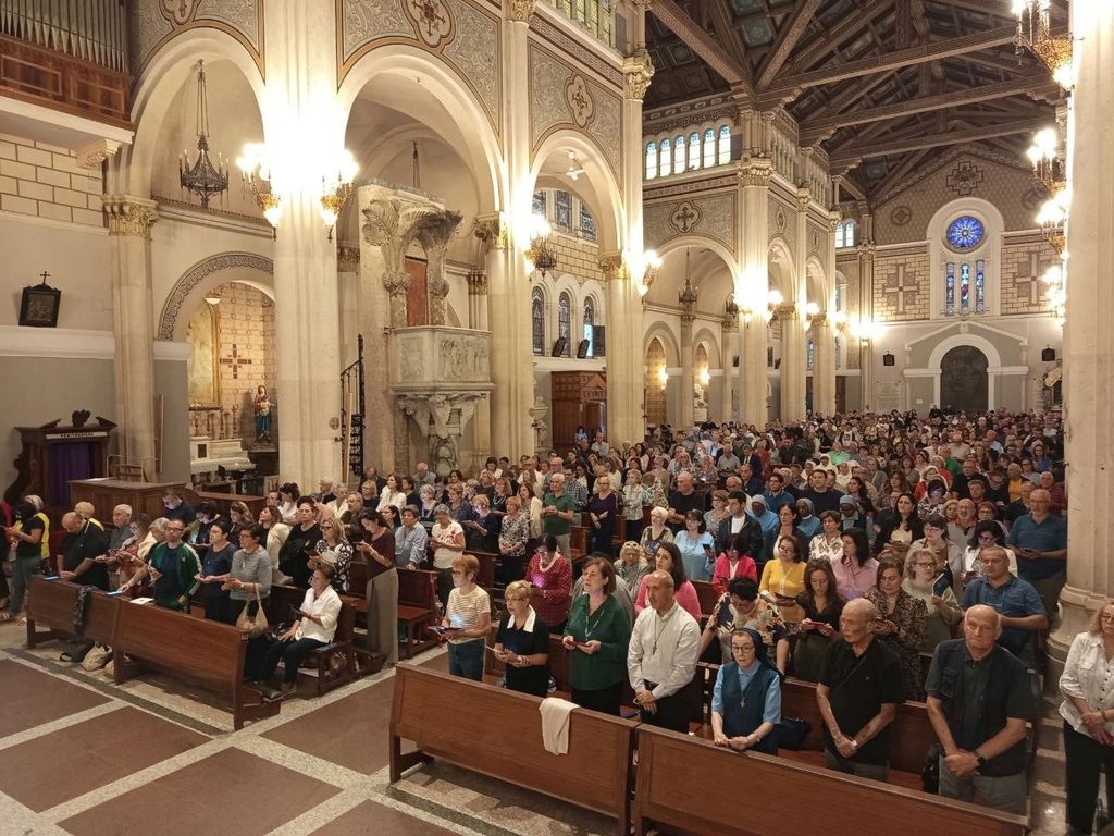 La Cttedrale gremita durante l'assemblea diocesana